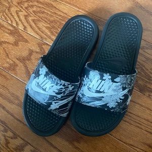 Nike Slides Size 7